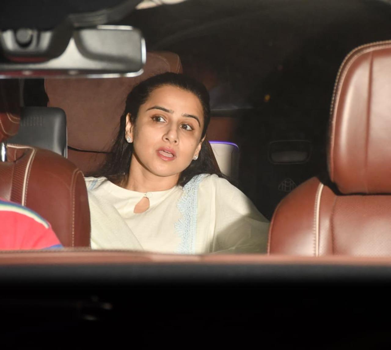Vidya Balan was seen visiting Asha Bhosle's residence to pay her last respects to the legendary singer.
